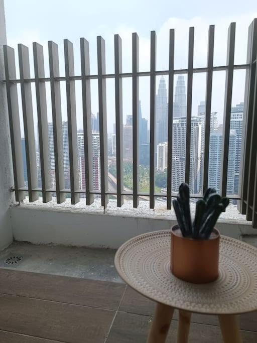 Col 23ab Cozy Klcc View & Infinity Pool * Kuala Lumpur