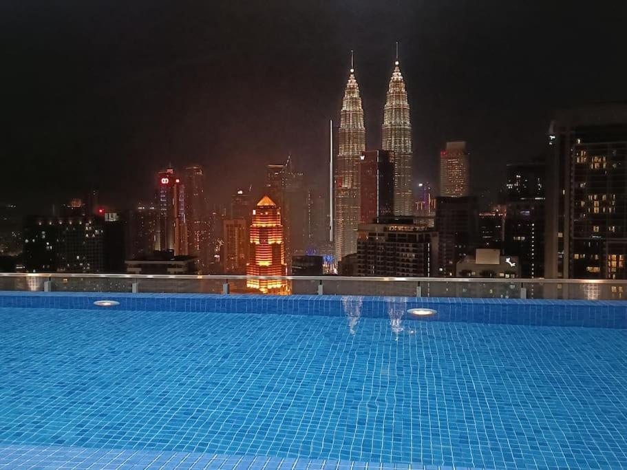 Col 23ab Cozy Klcc View & Infinity Pool Apartment Kuala Lumpur